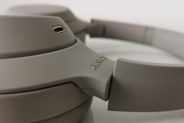 Hackers can attack phones via Bluetooth earbuds and headphones